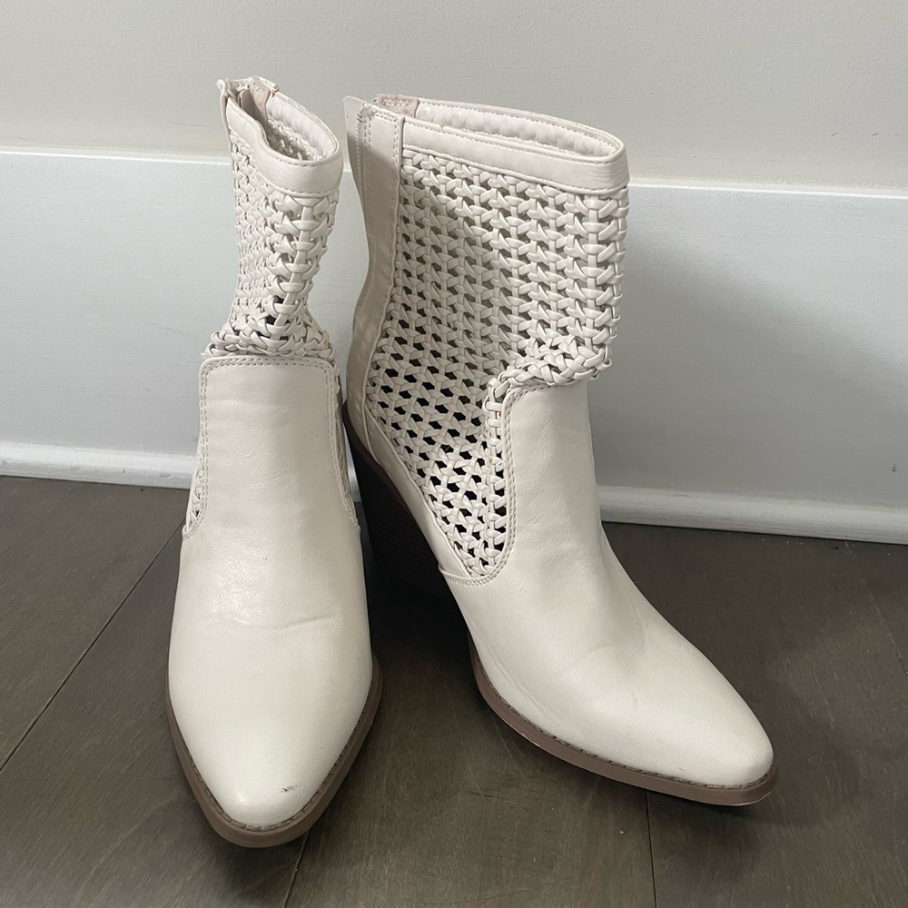 Jessie James decker x JustFab booties